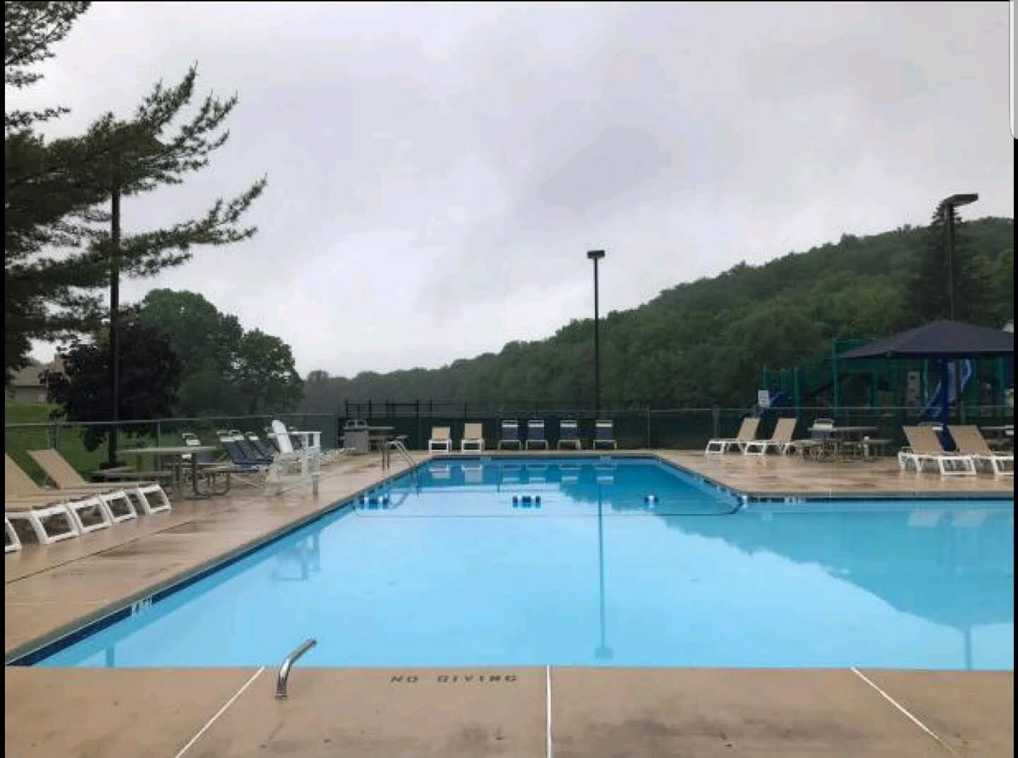 195 Bellingham Drive Bushkill, PA 18324 - Photo 23 of 33 3 Outdoor Pool