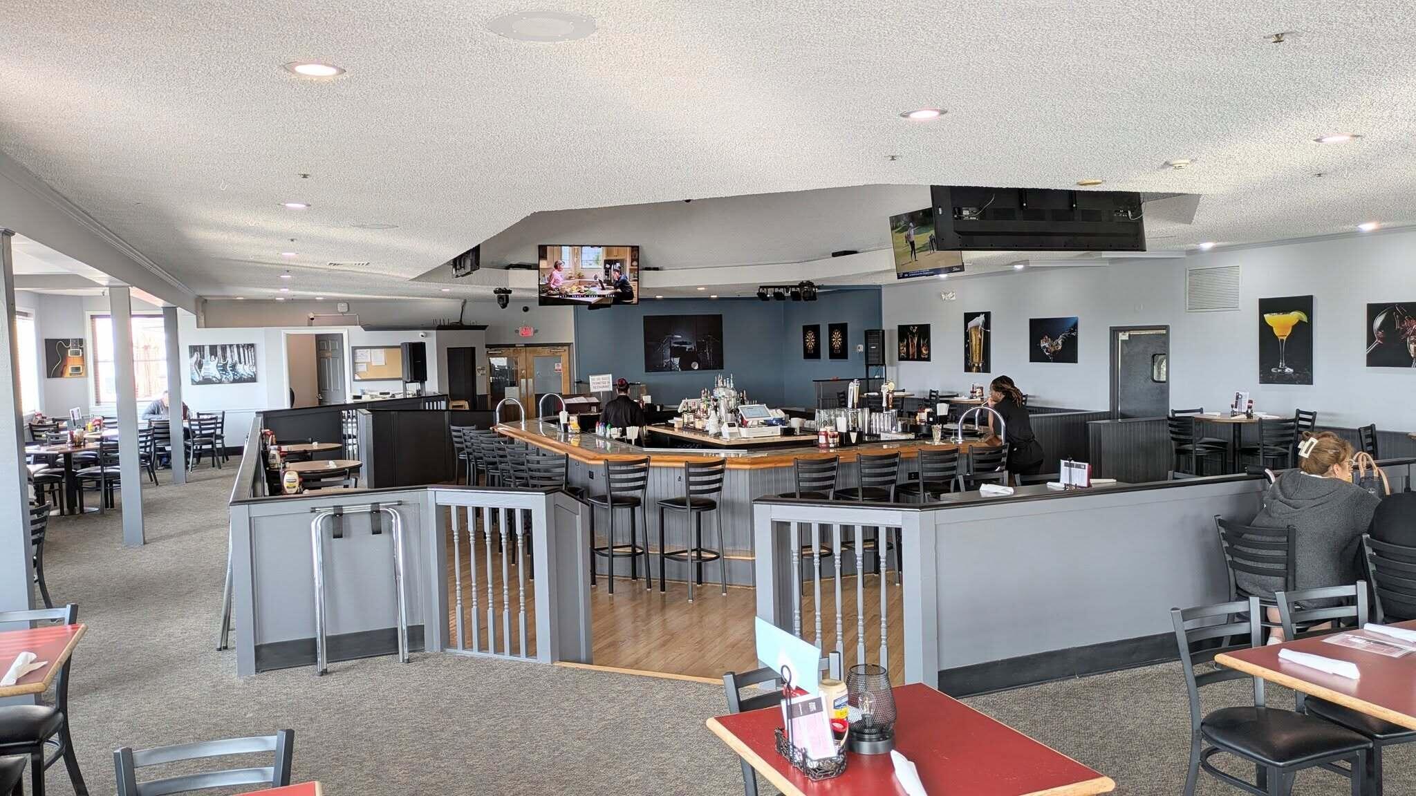 195 Bellingham Drive Bushkill, PA 18324 - Photo 29 of 33 9 TOW Restaurant