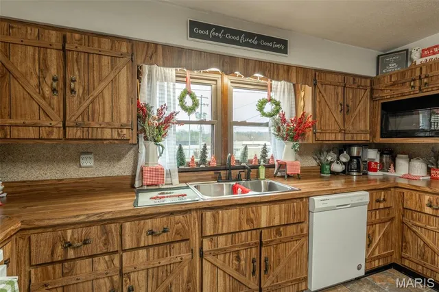 $225,000 | 927 North 2nd Street, Piedmont, MO 63957