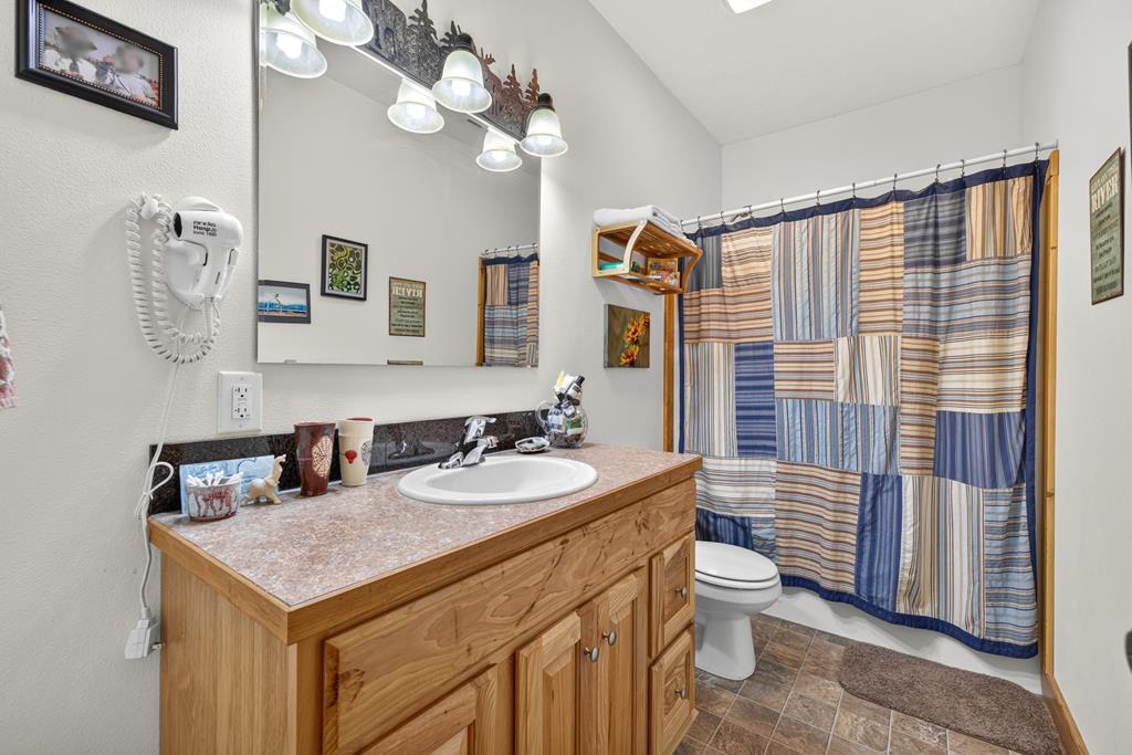 302 Berger Street Riggins, ID 83549 - Photo 28 of 30 Unit 302C, Guest Bath