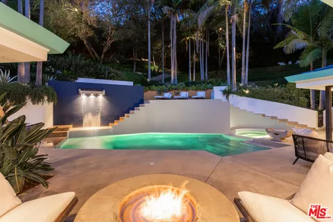 $2,950,000 | 2034 Outpost Drive, Los Angeles, CA 90068