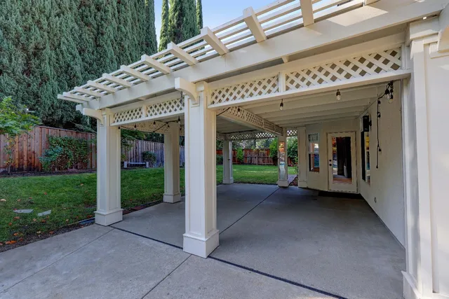 $999,999 | 8752 Winding Way, Fair Oaks, CA 95628