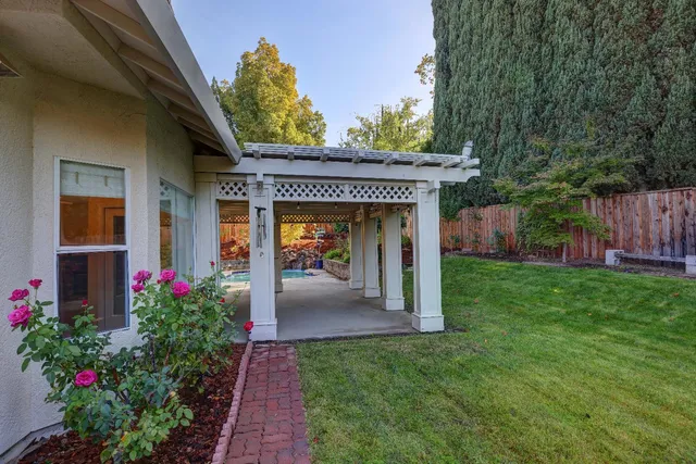 $999,999 | 8752 Winding Way, Fair Oaks, CA 95628