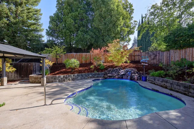 $999,999 | 8752 Winding Way, Fair Oaks, CA 95628