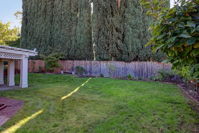 $999,999 | 8752 Winding Way, Fair Oaks, CA 95628