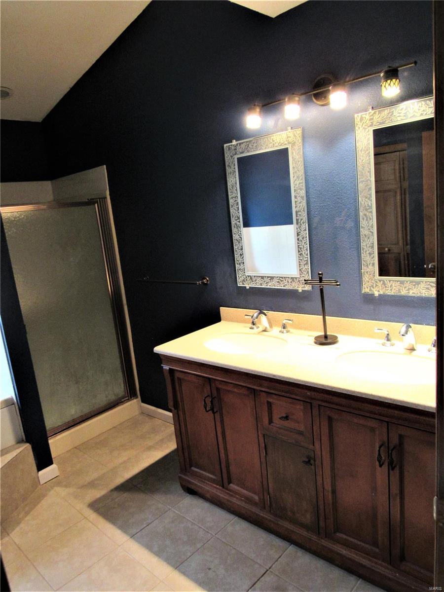 2401 Airport Road Godfrey, IL 62035 - Photo 14 of 26 Gallery Image 14