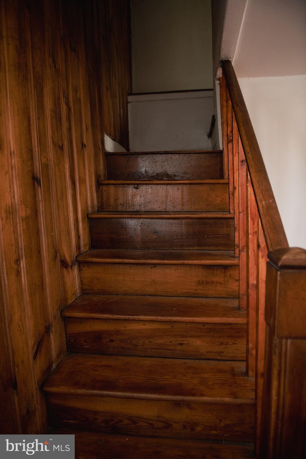 9 Hamilton Street New Castle, DE 19720 - Photo 14 of 20 a view of entryway