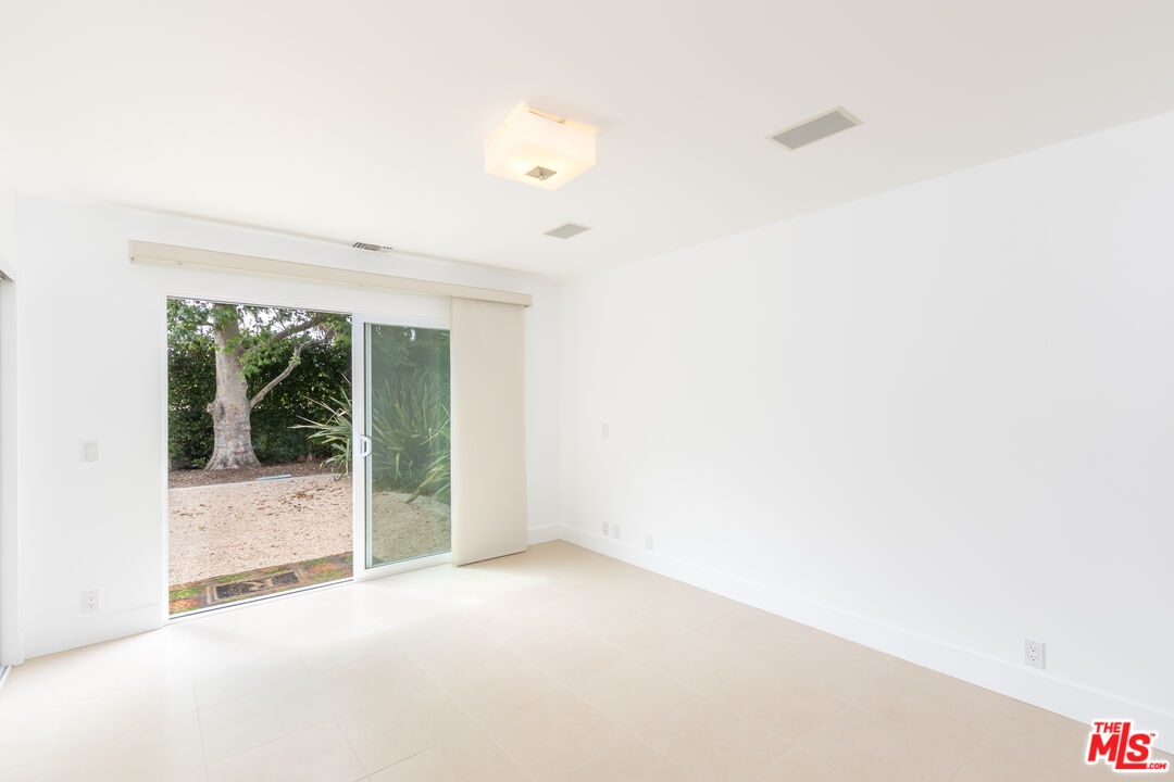 28929 Wight Road Malibu, CA 90265 - Photo 16 of 22