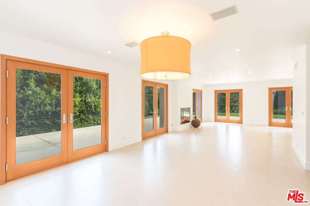 28929 Wight Road Malibu, CA 90265 - Photo 6 of 22