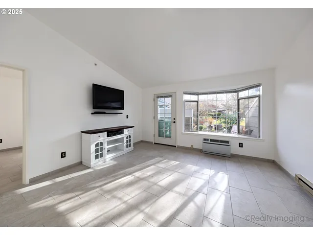 $160,000 | 13775 Southwest Scholls Ferry Road, Unit 212, Beaverton, OR 97008