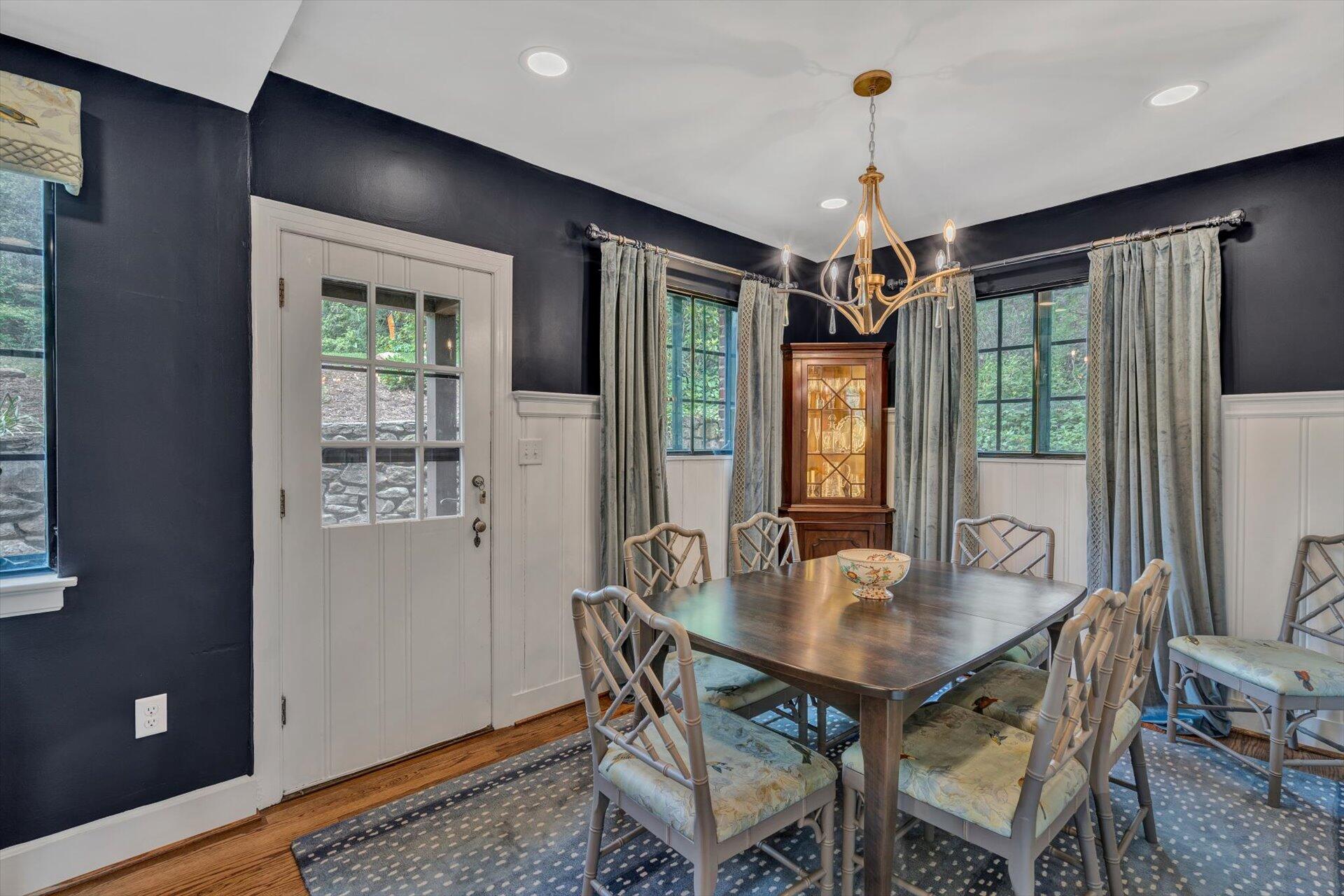 3259 White Oak Road Southwest Roanoke, VA 24014 - Photo 7 of 35 10-051820230009