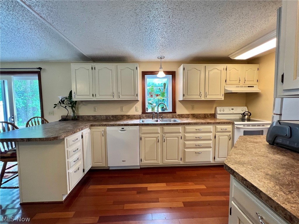 14185 Nash Road Burton, OH 44021 - Photo 11 of 35
