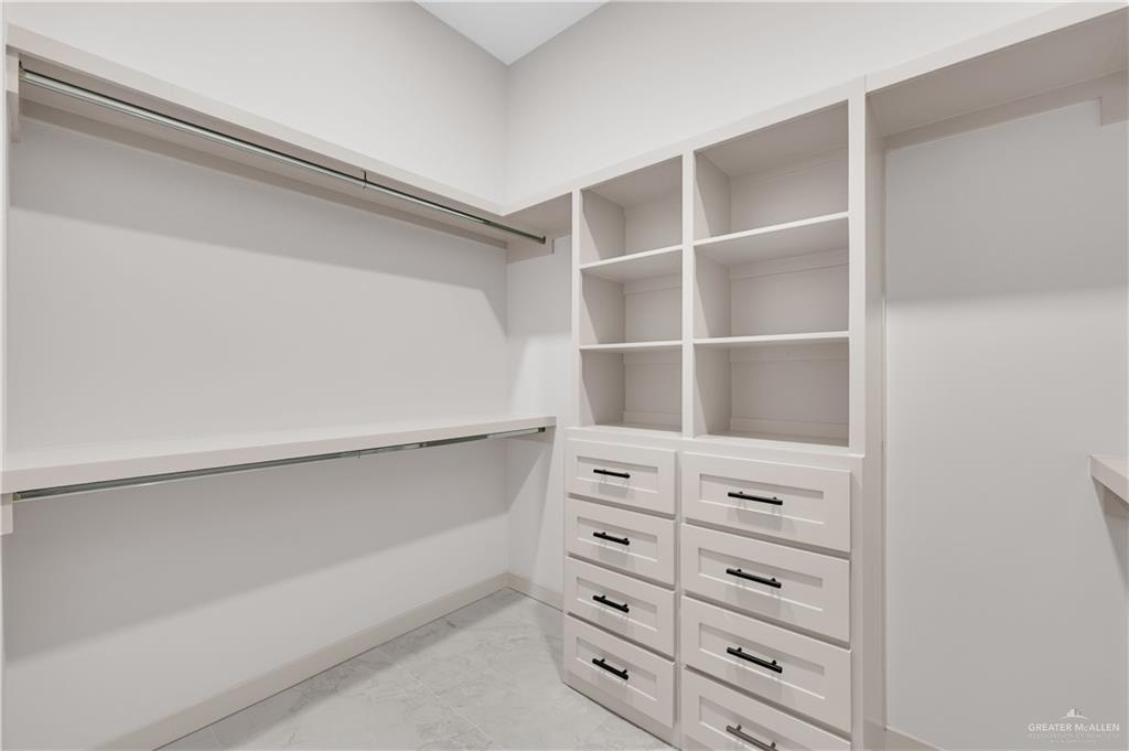 608 Spring Drive Alton, TX 78573 - Photo 22 of 32 View of walk in closet