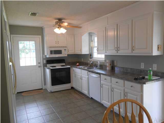 7220 Circle Road Walnut Hill, FL 32568 - Photo 6 of 16