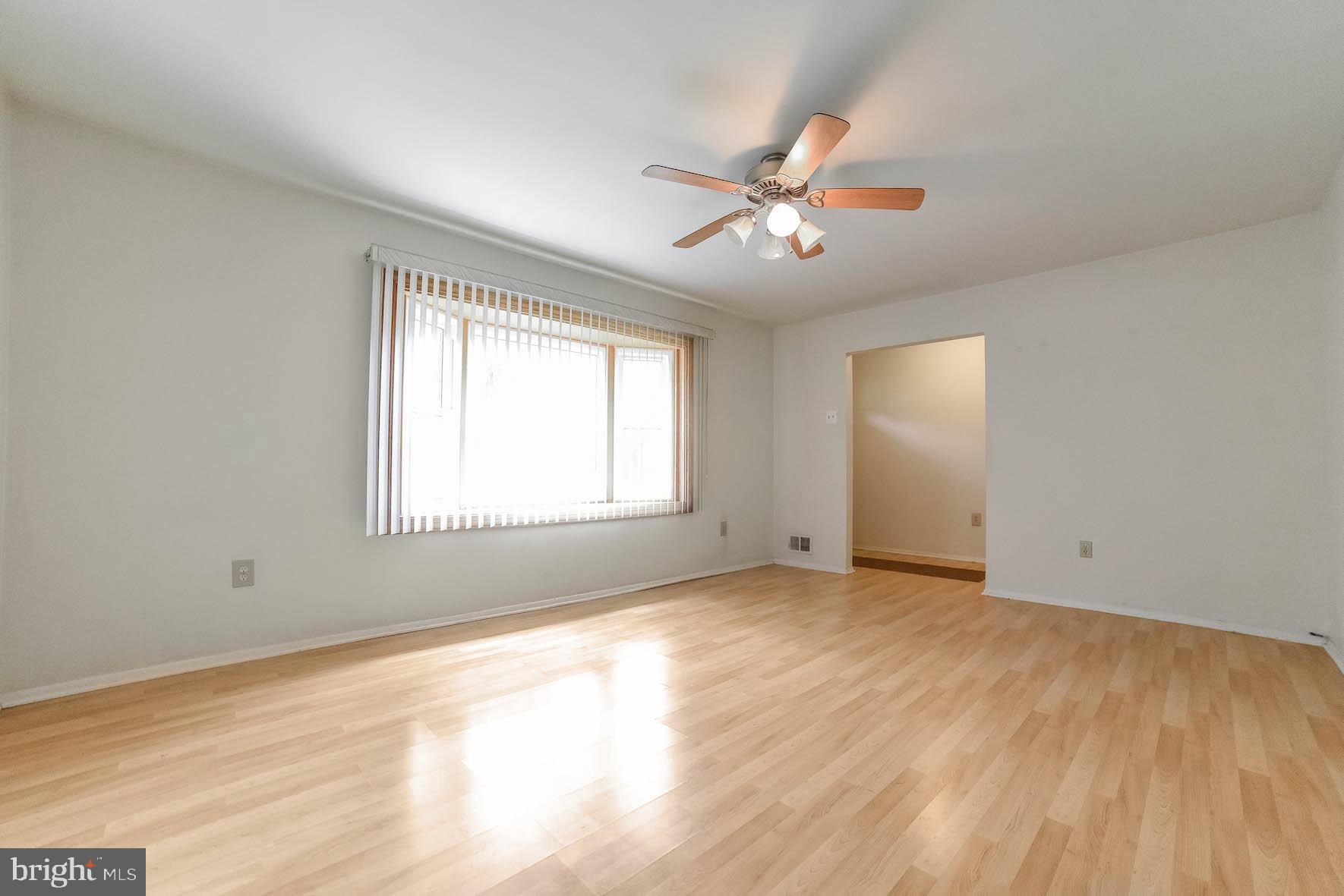 1207 Adams Road Waldorf, MD 20602 - Photo 4 of 33 Living Room