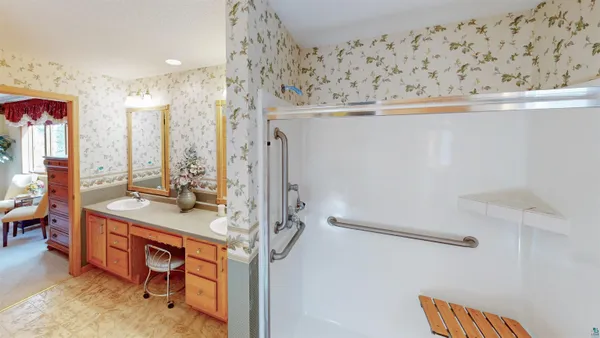 $849,900 | 1804 Hwy 61 E Grand Marais Mn 55604, Grand Marais, MN 55604