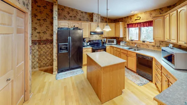 $849,900 | 1804 Hwy 61 E Grand Marais Mn 55604, Grand Marais, MN 55604