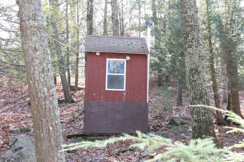 225 Brewster Road Dingmans Ferry, PA 18328 - Photo 14 of 17