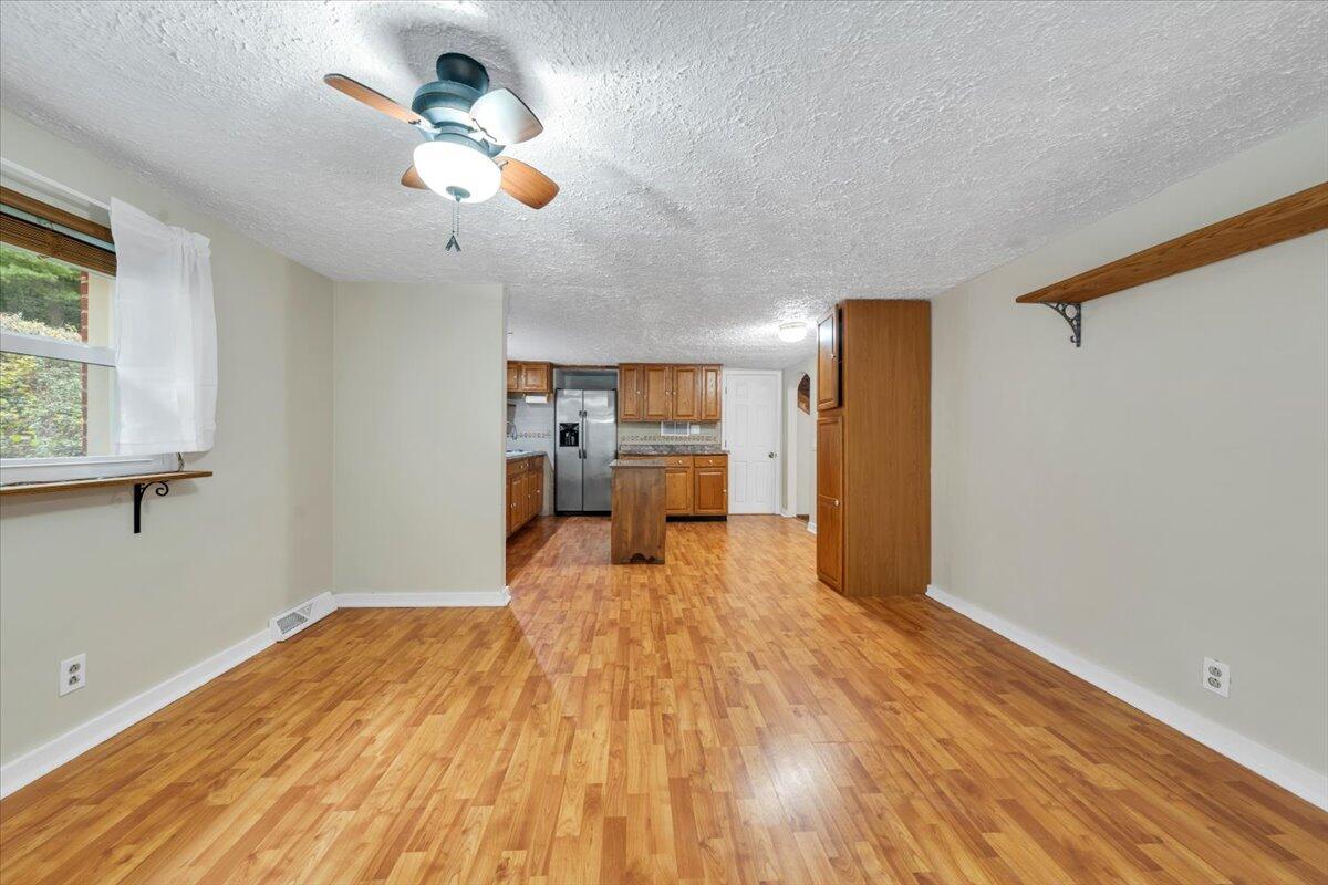 2840 Sha-Al Road Roanoke, VA 24014 - Photo 7 of 57 07-MIB00458