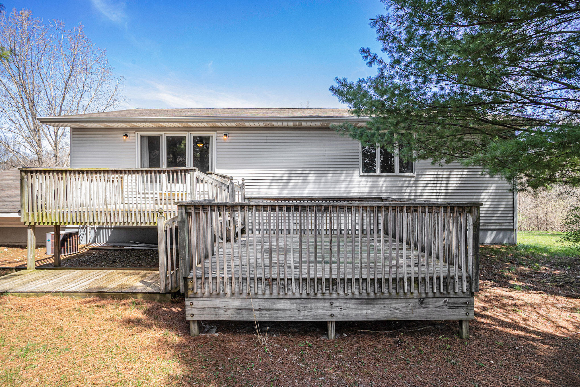 6033 Territorial Road Benton Harbor, MI 49022 - Photo 6 of 23 IMG_7787