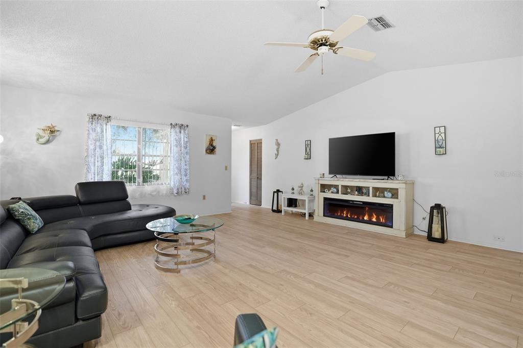 4521 Bayridge Court Spring Hill, FL 34606 - Photo 4 of 37