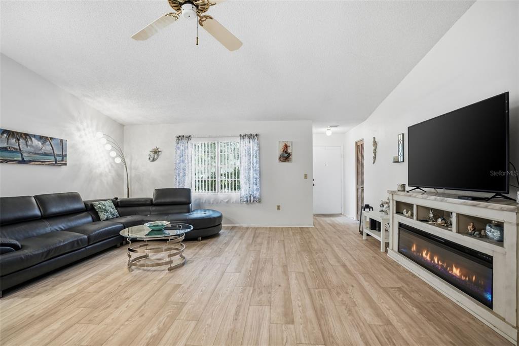 4521 Bayridge Court Spring Hill, FL 34606 - Photo 5 of 37