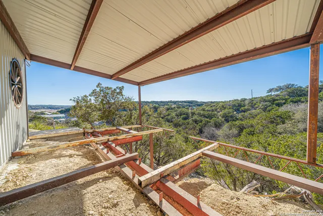 $299,990 | 607 Mountain Drive, Lakehills, TX 78063