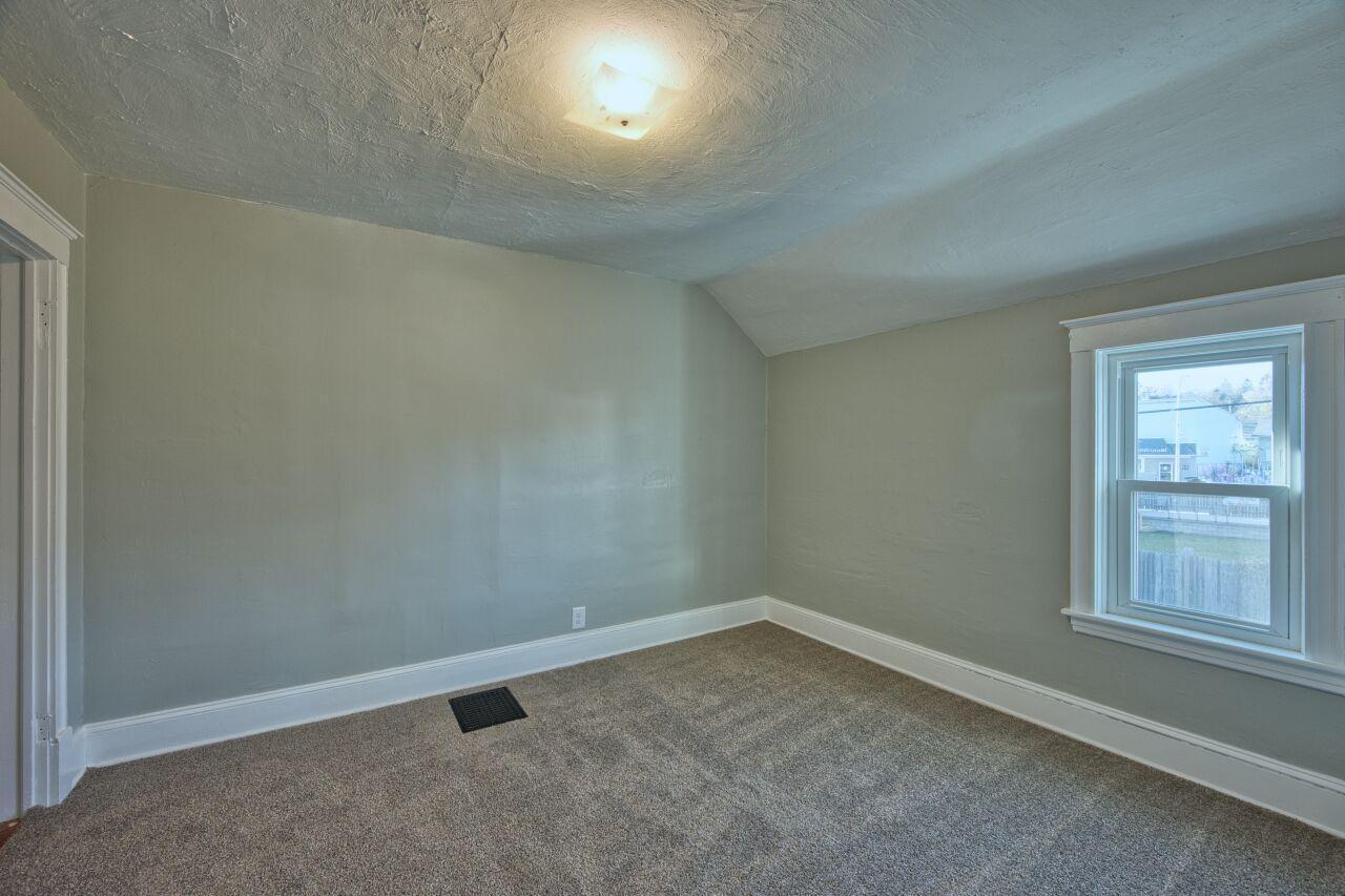101 Minnesota Avenue East Gilbert, MN 55741 - Photo 19 of 40
