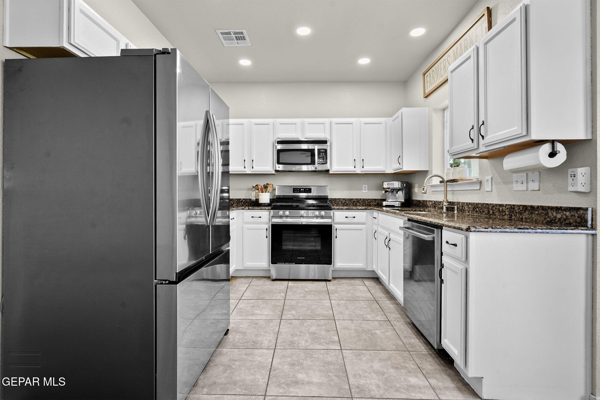 5813 Redstone Rim Drive El Paso, TX 79934 - Photo 13 of 42 20-web-or-mls-JOL08242