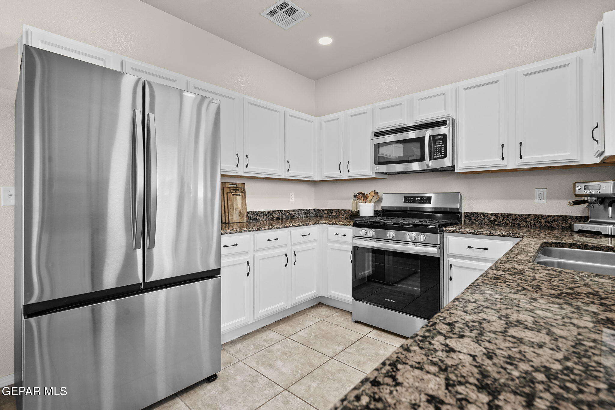 5813 Redstone Rim Drive El Paso, TX 79934 - Photo 14 of 42 21-web-or-mls-JOL08247