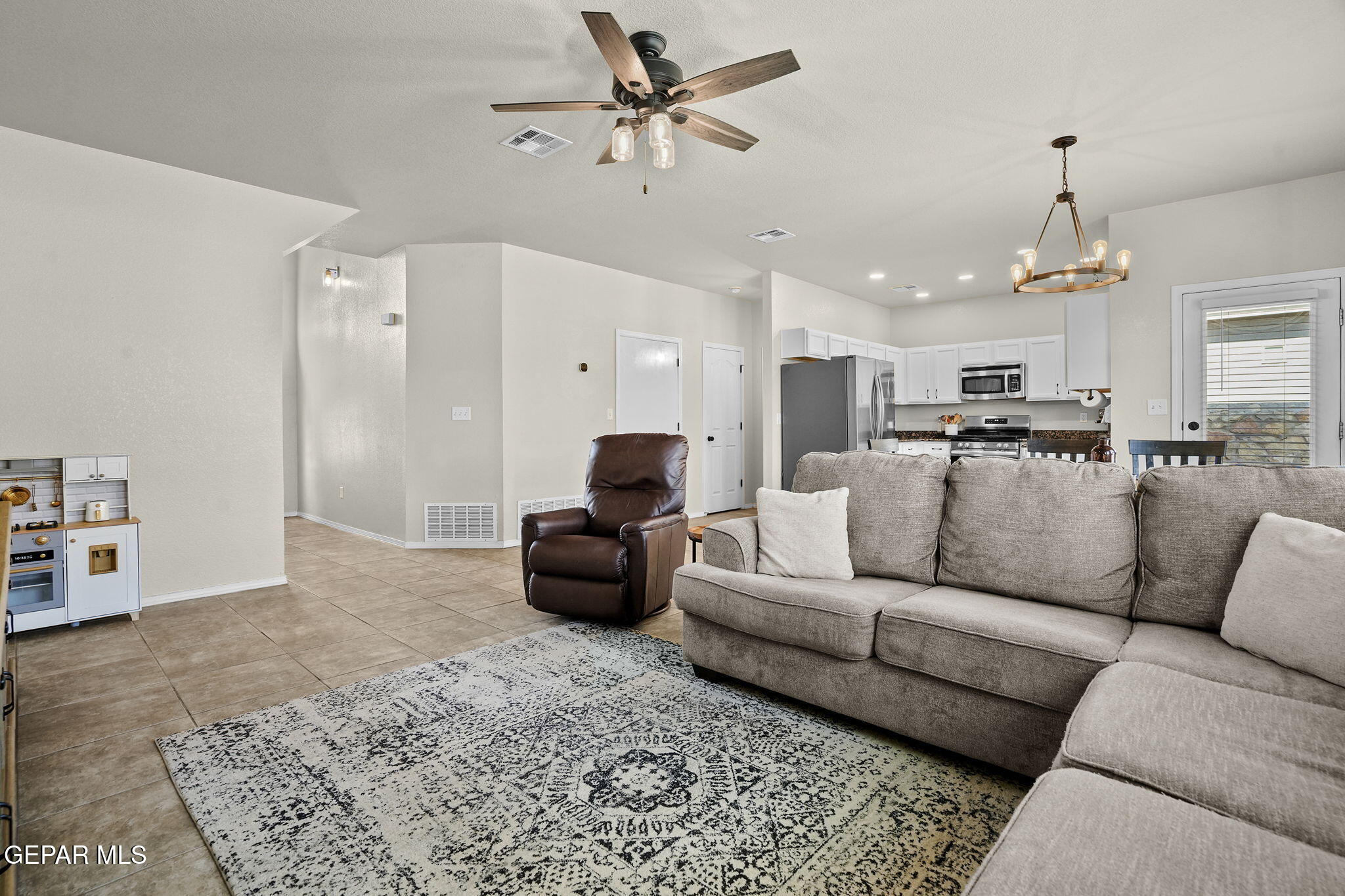 5813 Redstone Rim Drive El Paso, TX 79934 - Photo 8 of 42 15-web-or-mls-JOL08217