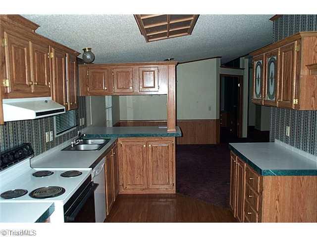 592 Gladstone Road Mocksville, NC 27028 - Photo 3 of 9 Kitchen.