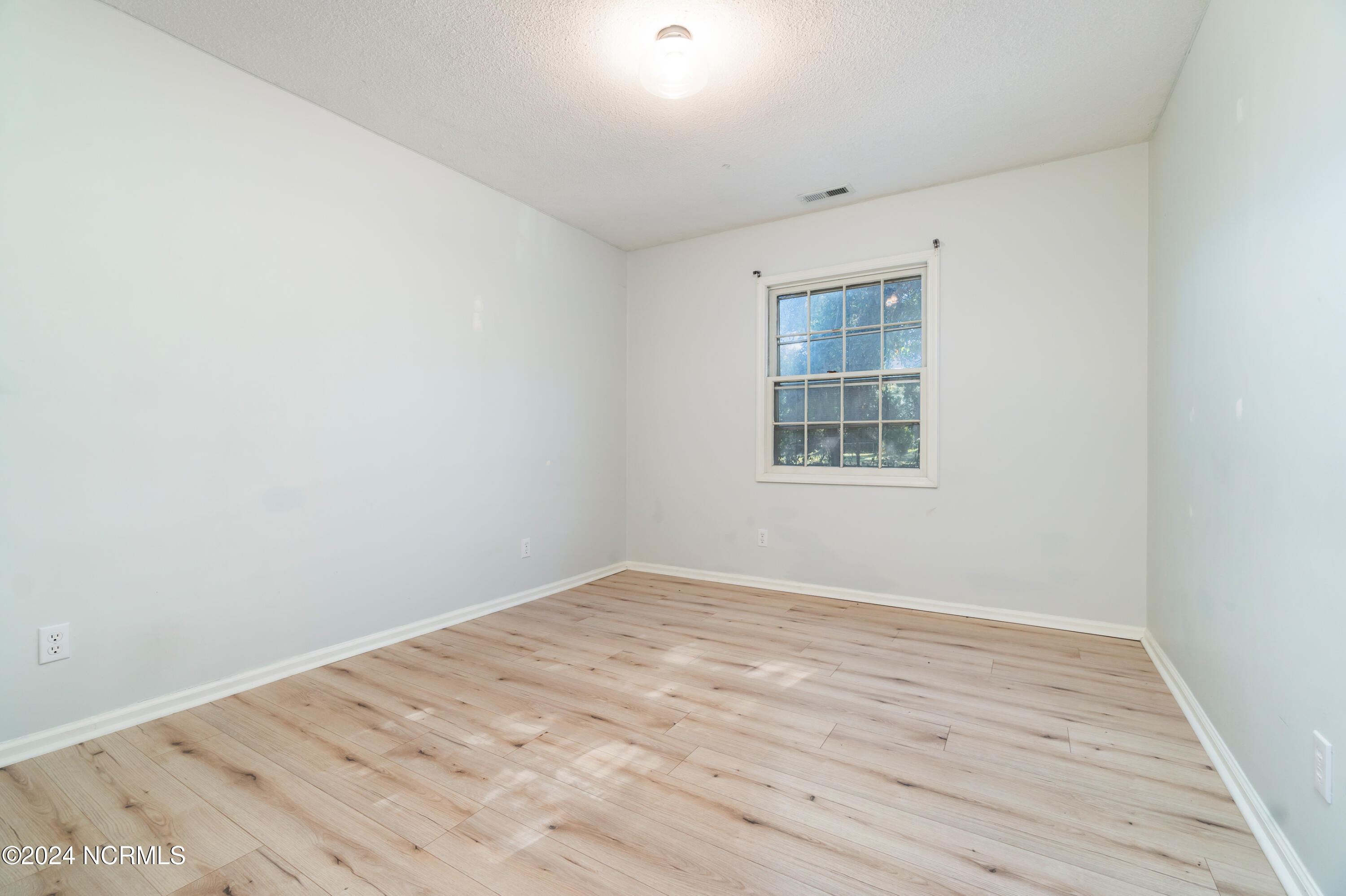 3105 Country Club Road Morehead City, NC 28557 - Photo 16 of 34 Bedroom View