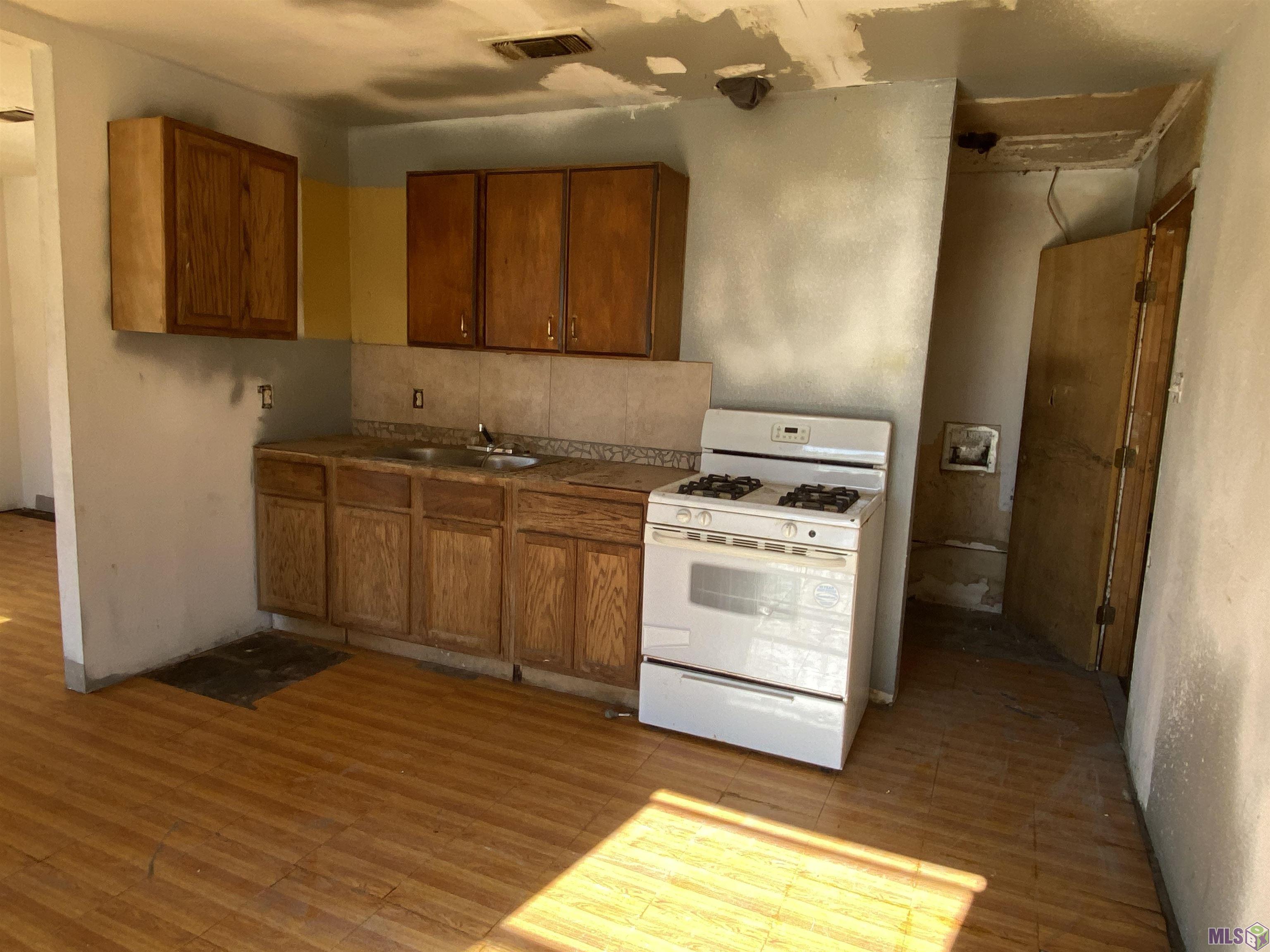 2435 Lark Street Baton Rouge, LA 70807 - Photo 4 of 12 Gallery Image 4