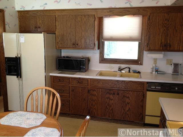 9721 Upton Road Bloomington, MN 55431 - Photo 3 of 18