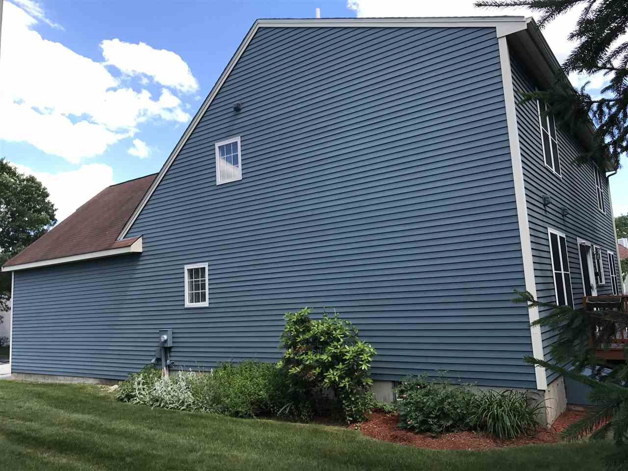 11 Thresher Road Nashua, NH 03063 - Photo 3 of 25 Gallery Image 3