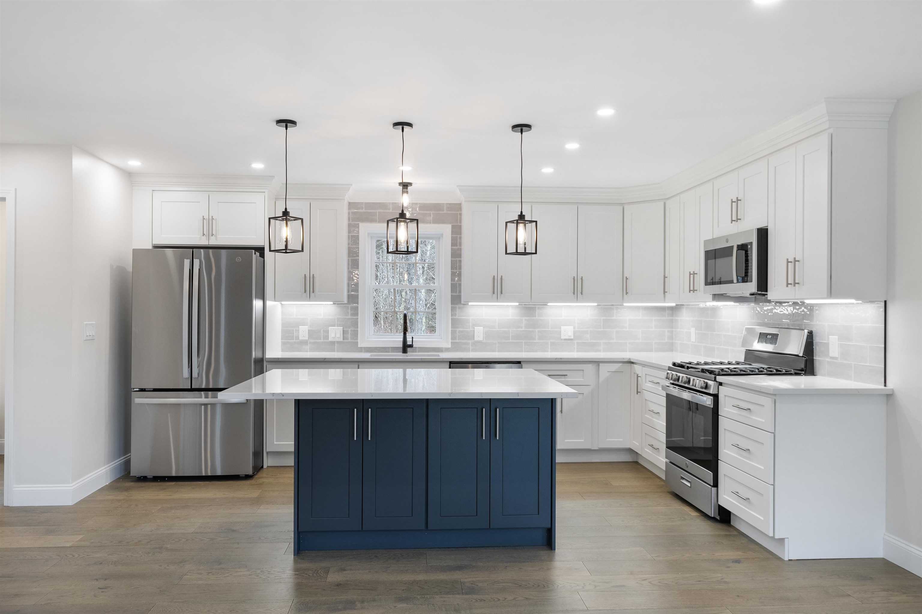 335 Raymond Road Chester, NH 03036 - Photo 6 of 40