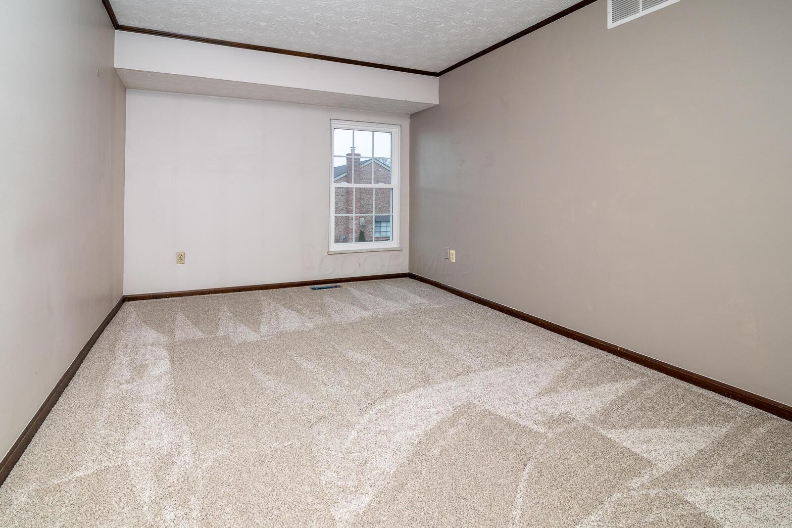 5179 Rittenhouse Square North, Unit 2379 Columbus, OH 43220 - Photo 25 of 32 Bedroom #3 with New Beige Plush Carpeting.
