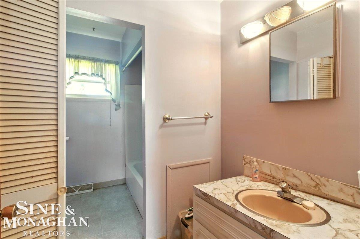 7319 Bealane Road Algonac, MI 48001 - Photo 14 of 24