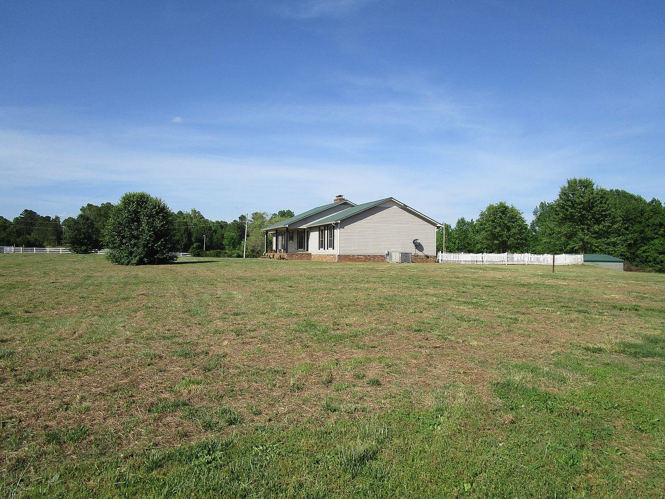 5201 Purdy Road Selmer, TN 38375 - Photo 4 of 28 Gallery Image 4