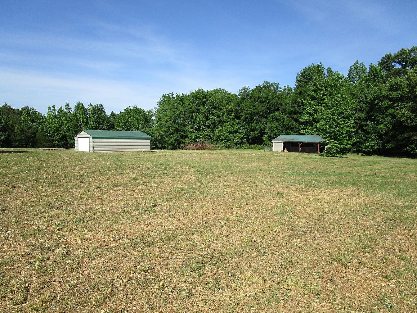 5201 Purdy Road Selmer, TN 38375 - Photo 6 of 28 Gallery Image 6