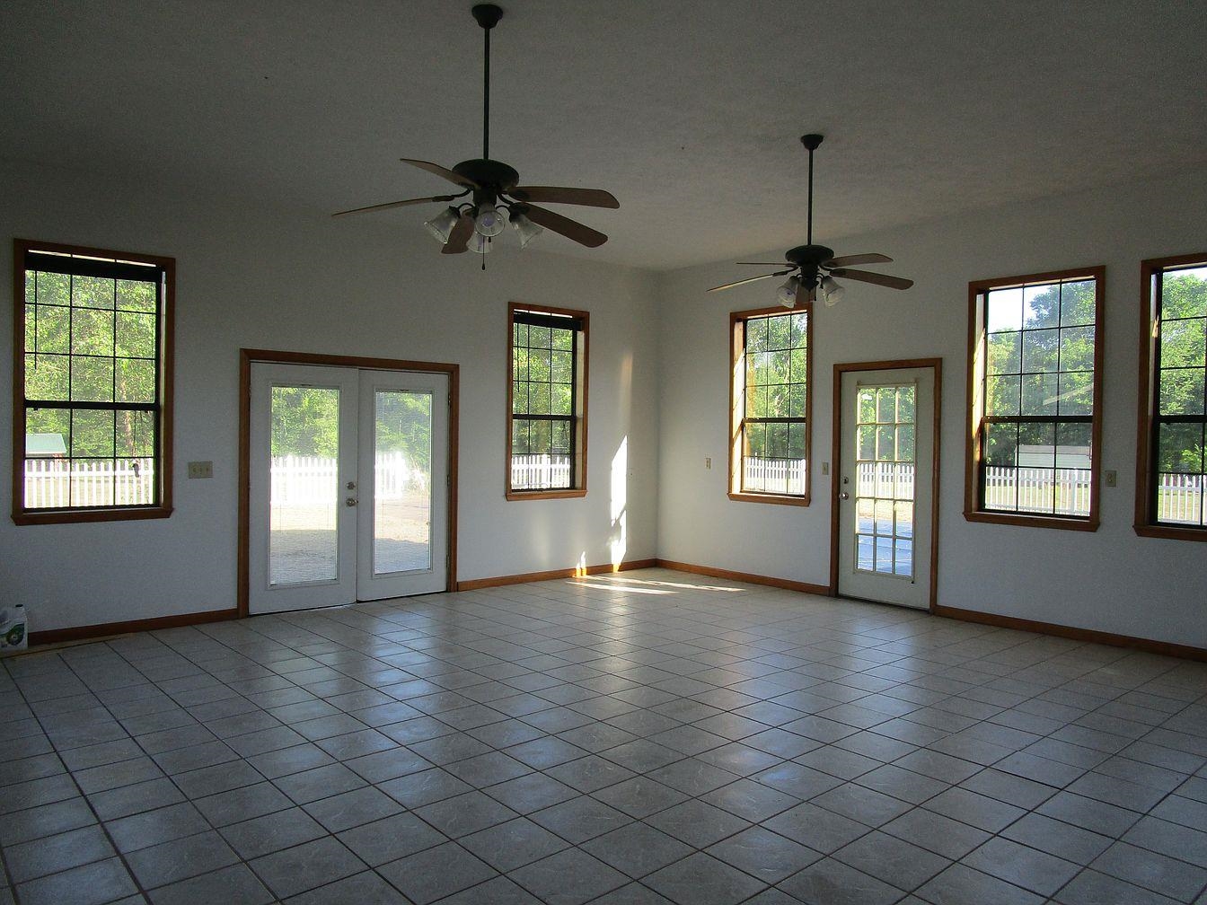 5201 Purdy Road Selmer, TN 38375 - Photo 8 of 28 Gallery Image 8