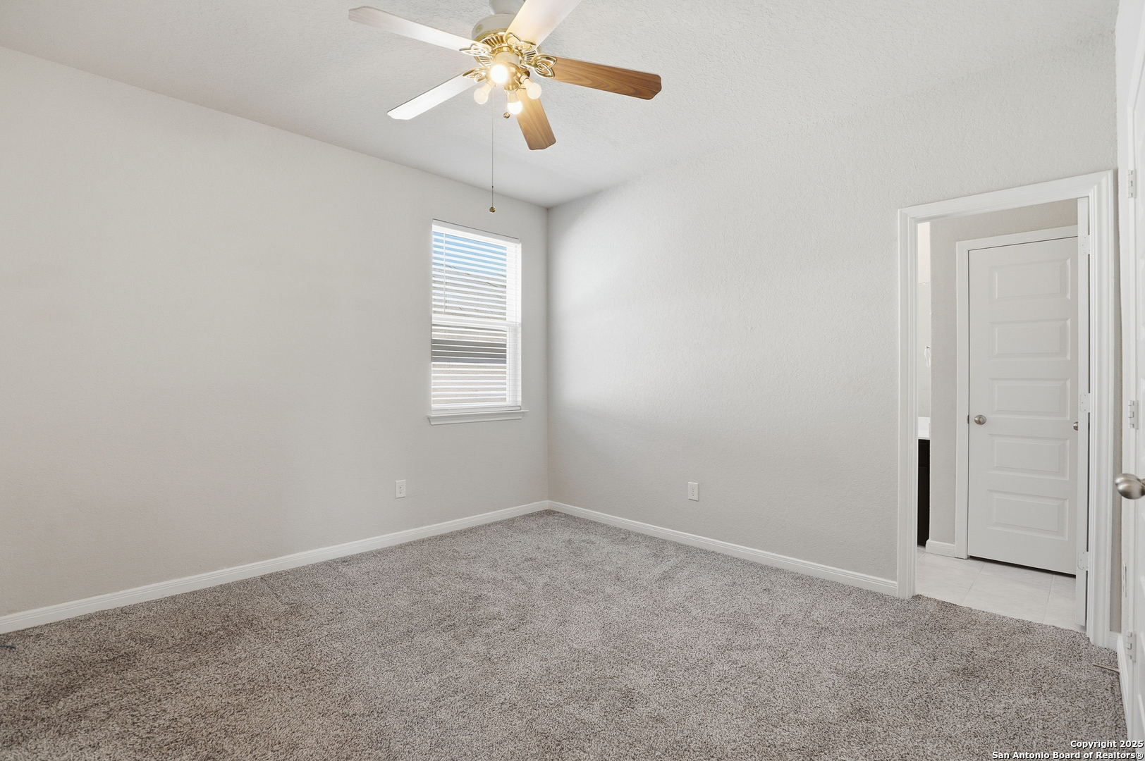 5002 Longhorn Converse, TX 78109 - Photo 25 of 36 a view of an empty room with a window