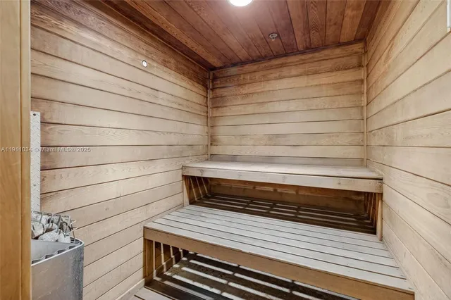 $3,400 | 19501 West Country Club Drive, Unit 313, Aventura, FL 33180