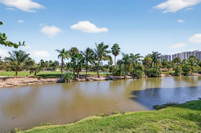 $3,400 | 19501 West Country Club Drive, Unit 313, Aventura, FL 33180