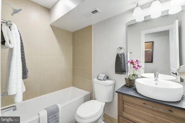 $2,350 | 528 Kennedy Street Northwest, Unit 401, Washington, DC 20011