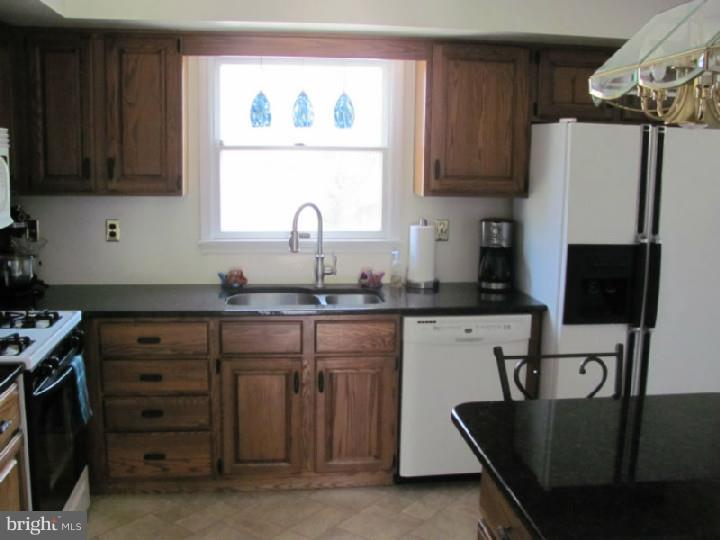 23 Sage Drive Sinking Spring, PA 19608 - Photo 3 of 18 Kitchen