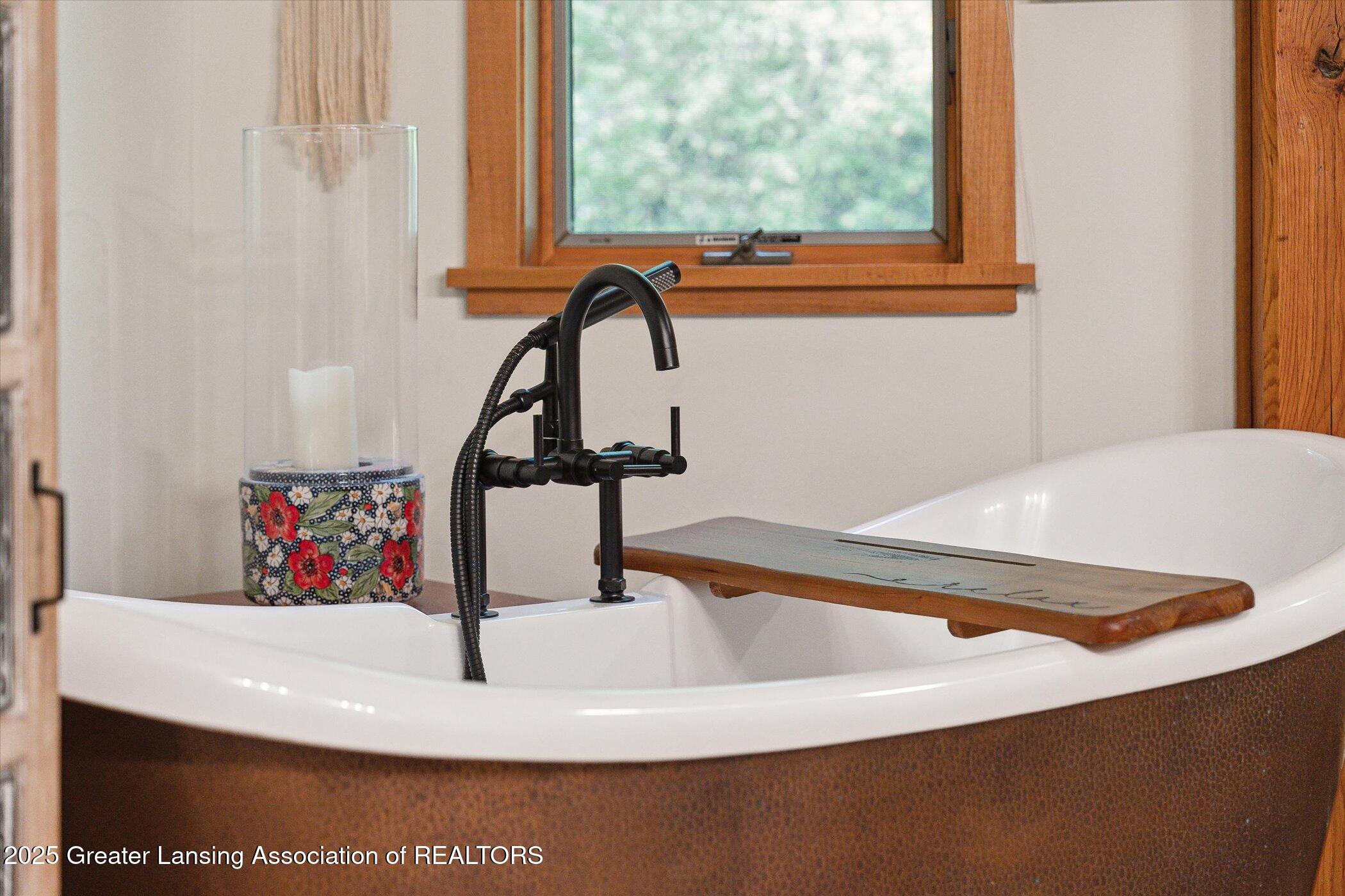 1670 Milton Road Williamston, MI 48895 - Photo 52 of 96 65-1670-Milton-Rd-Perry-MI-48872-WindowS