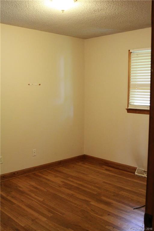 4810 Chapel Grove Road Gastonia, NC 28052 - Photo 5 of 6 Gallery Image 5