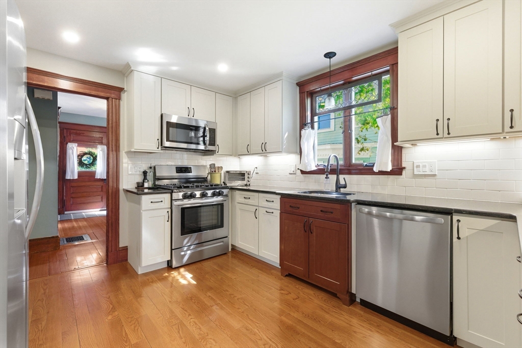 191 Court Street Dedham, MA 02026 - Photo 2 of 20